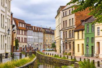 Wandel langs de Frische Grube, Wismar, Duitsland