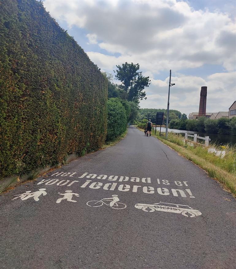 Wandelen langs het Jaagpad