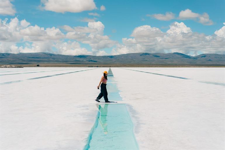 Wandelen op de zoutvlaktes in Argentinië