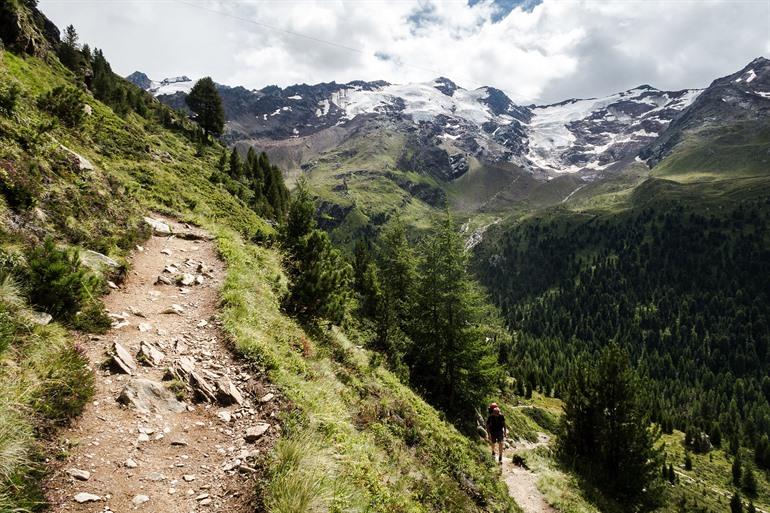 Wandeling met de Weisskugelberg op de achtergrond, Oostenrijk