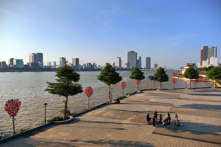 Wandeling over de Bach Dang Promenade, Da Nang 