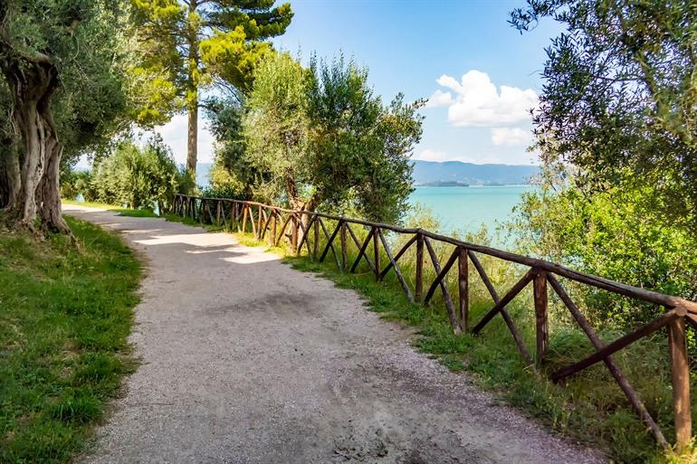 Wandelpad rond Lago Trasimeno