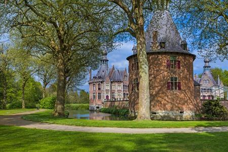 Wandelroute langs het Kasteel van Ooidonk door het prachtige Leielandschap