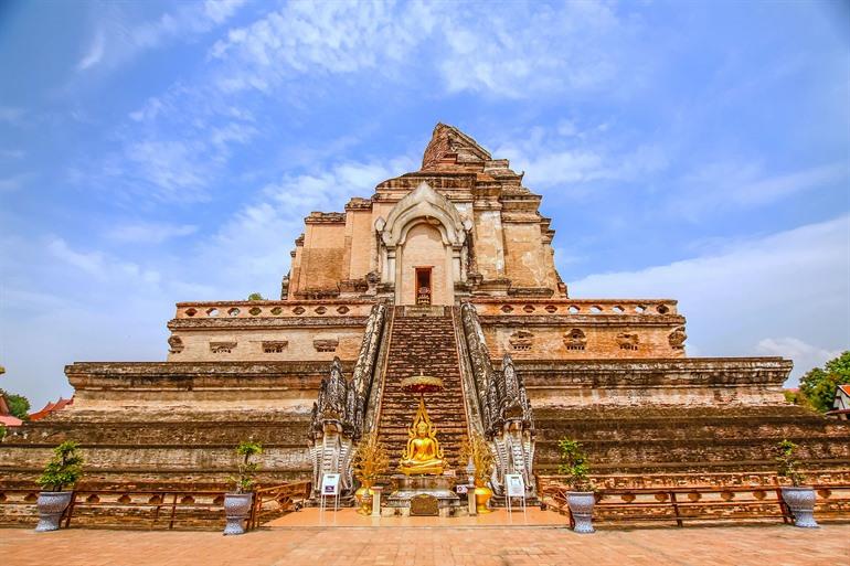 Wat Chedi Luang in Chiang Mai, Thailand