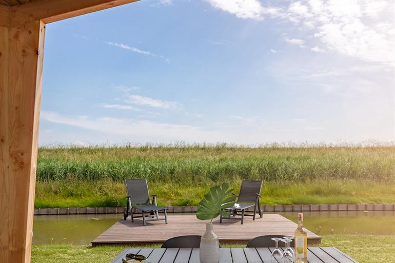 Water Village boeken