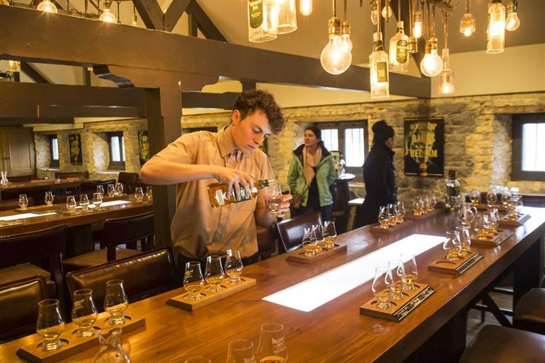Whiskeyproeverij bij Tullamore DEW, Ierland