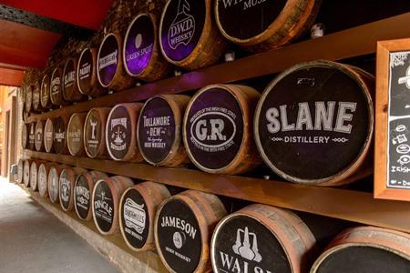 Whiskeyvaten in whiskeymuseum in Dublin