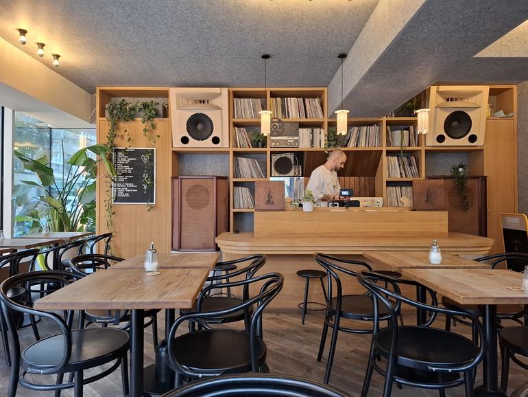 Wijnbar L’Altitude, Vorst