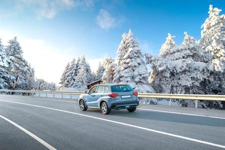 Winterse roadtrips: Hoe bereid je je auto voor op koude omstandigheden?