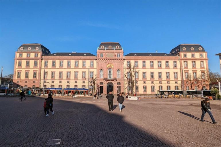 Wissenschaftsschloss in het centrum van Darmstadt