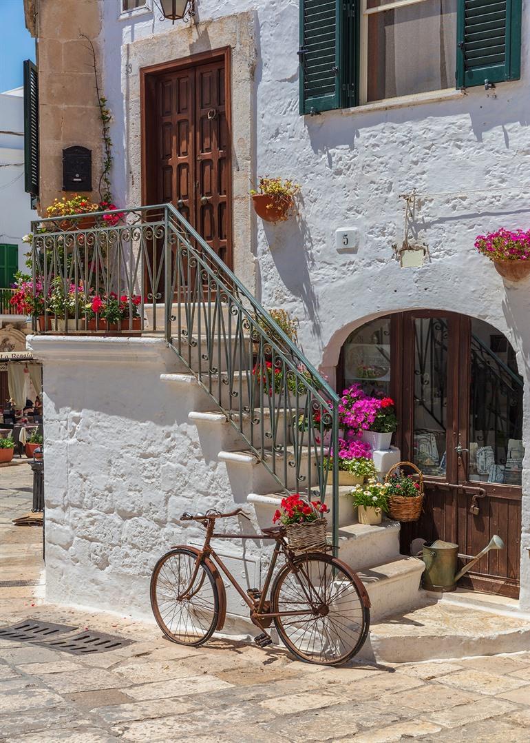 Witgekalkte huizen en sfeervolle steegjes in Centro Storico