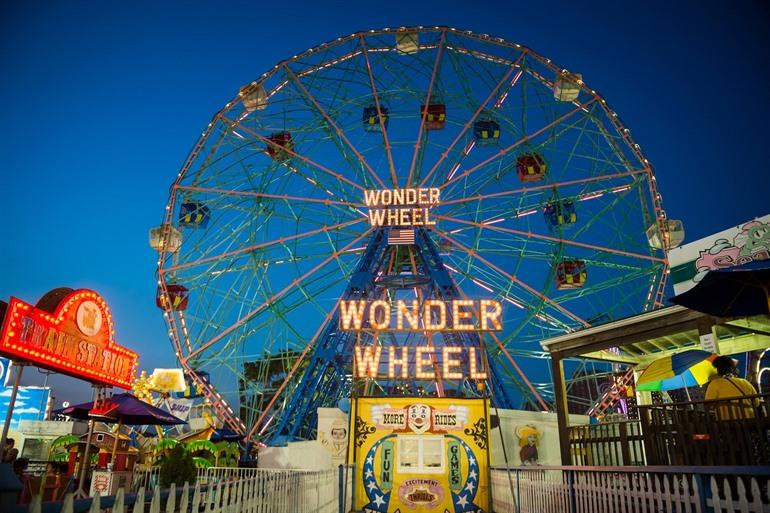 Wonder Wheel op Coney Island, New York 