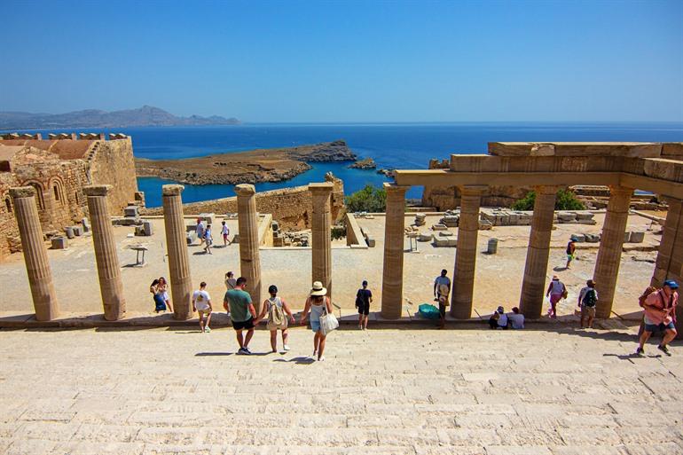 Zuilengang van de Akropolis van Lindos