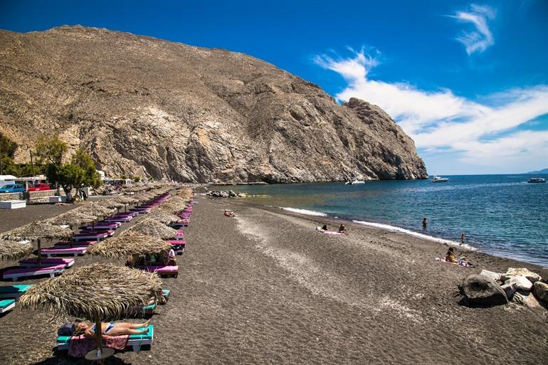 Zwarte stranden bij Perissa