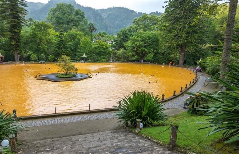 Zwemmen in de botanische tuinen Terra Nostra