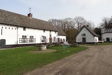 Fietsen in het Hinterland van Eeklo: Ontdek het Meetjesland