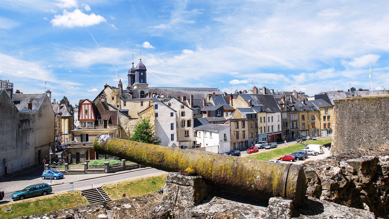 Franse Ardennen: van Charleville-Mézières tot Sedan | Route   kaart