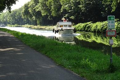 Ravels – Baarle: Fietsroute door bossen en langs enclaves