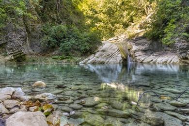 Wandeling kloven van Salinello, watervallen en grotten