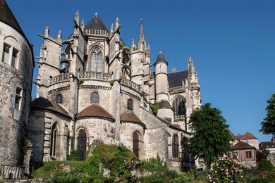 Senlis, wandelen in een historisch filmdecor