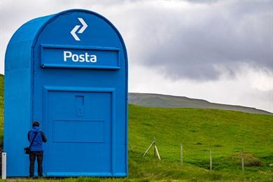 Stadswandeling door Skopun: van de blauwe brievenbus tot het bergmeer